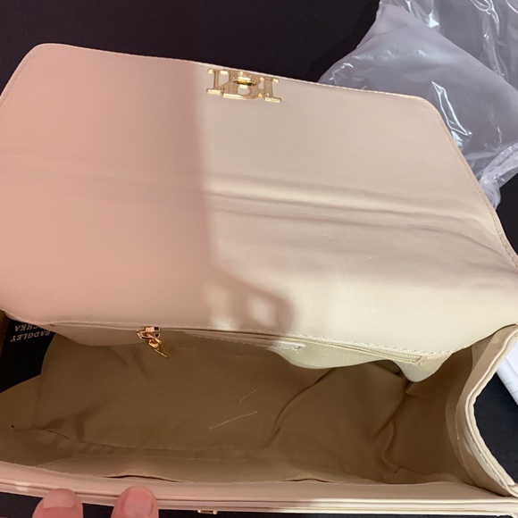 New with tags Badgley Mischa long strapped purse - Picture 10 of 12